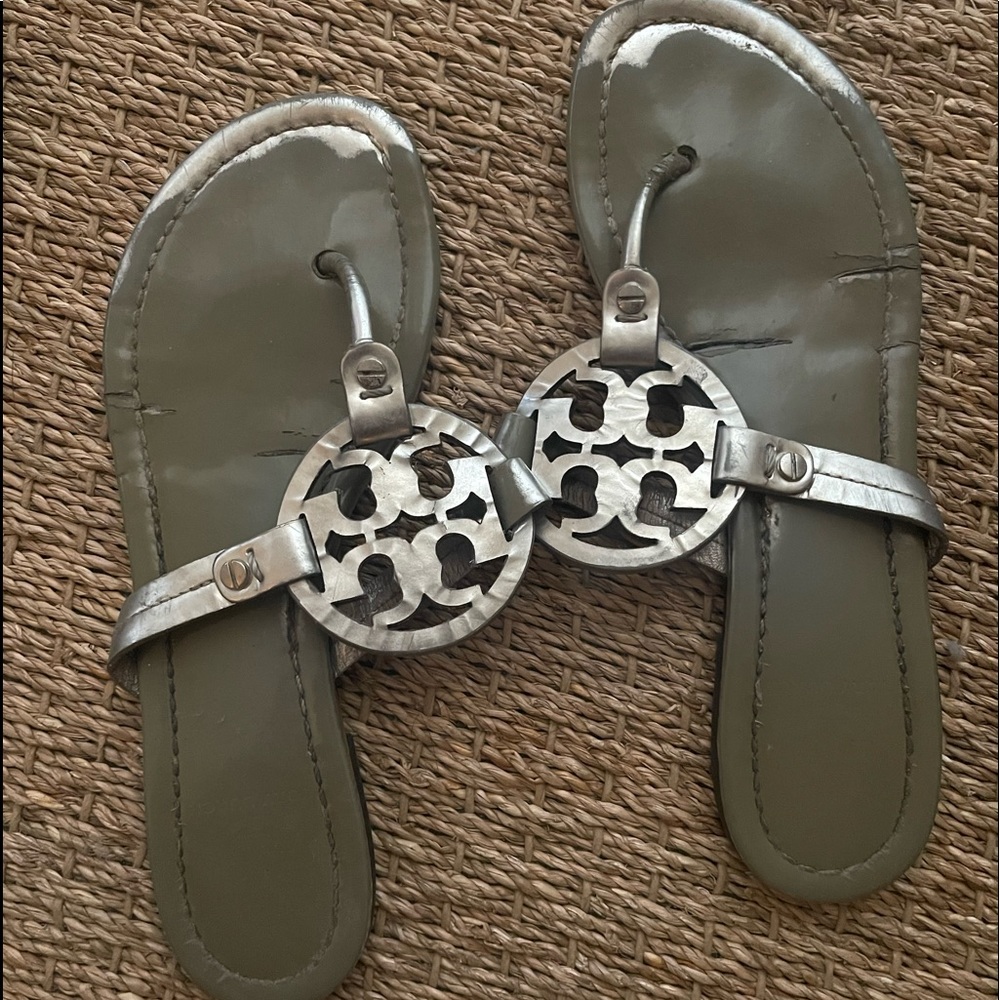 Tory Burch Miller Silver Leather Sandals Flip Flops | US size 8